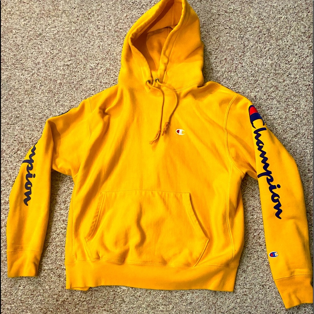 Size large Champion yellow sweatshirt. EUC, worn a hand full of time’s.